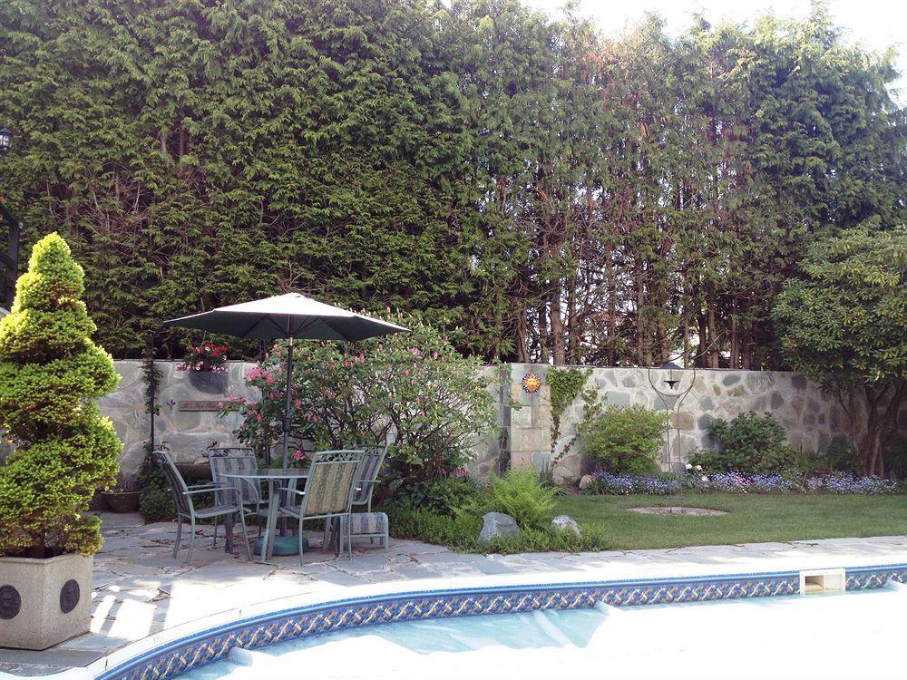The Stone Hedge Bed And Breakfast ริชมอนด์ ภายนอก รูปภาพ