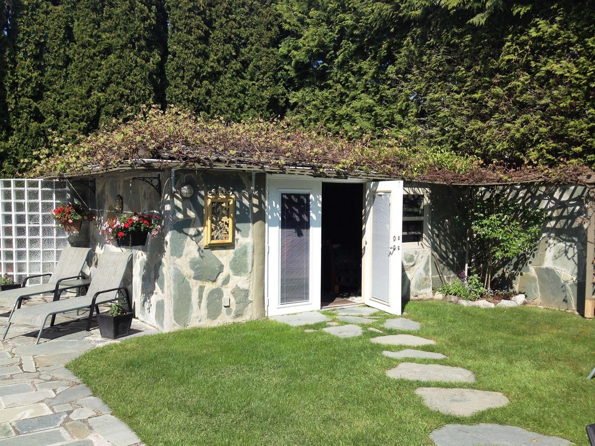 The Stone Hedge Bed And Breakfast ริชมอนด์ ภายนอก รูปภาพ