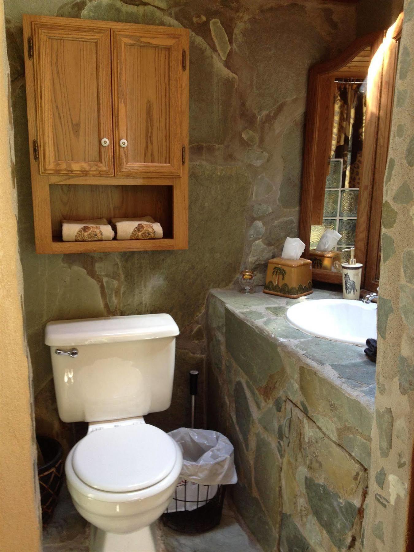 The Stone Hedge Bed And Breakfast ริชมอนด์ ภายนอก รูปภาพ