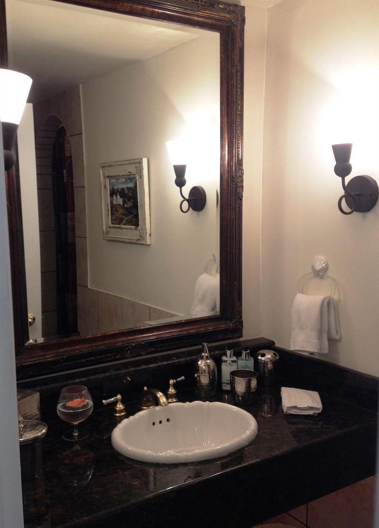 The Stone Hedge Bed And Breakfast ริชมอนด์ ภายนอก รูปภาพ