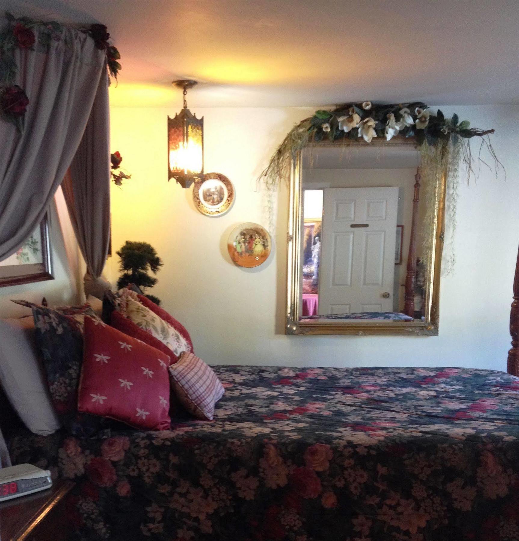 The Stone Hedge Bed And Breakfast ริชมอนด์ ภายนอก รูปภาพ